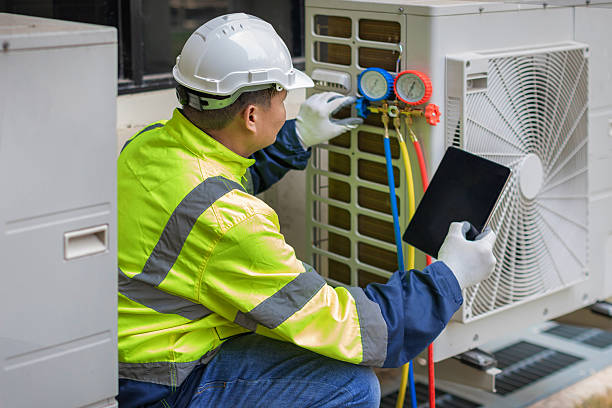 Professional Ductwork Repair technician working in Ovid, MI